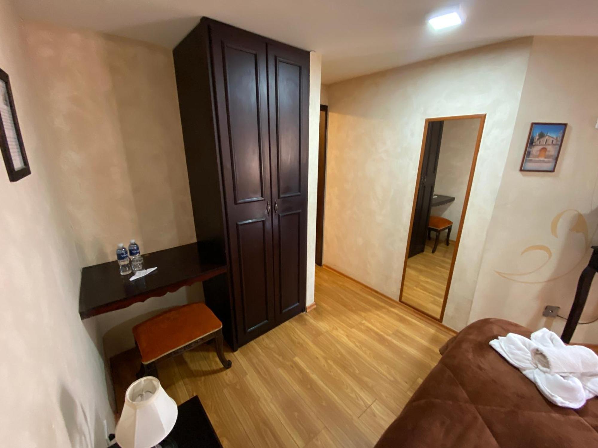 Golden Rest Latacunga Hotel Luaran gambar