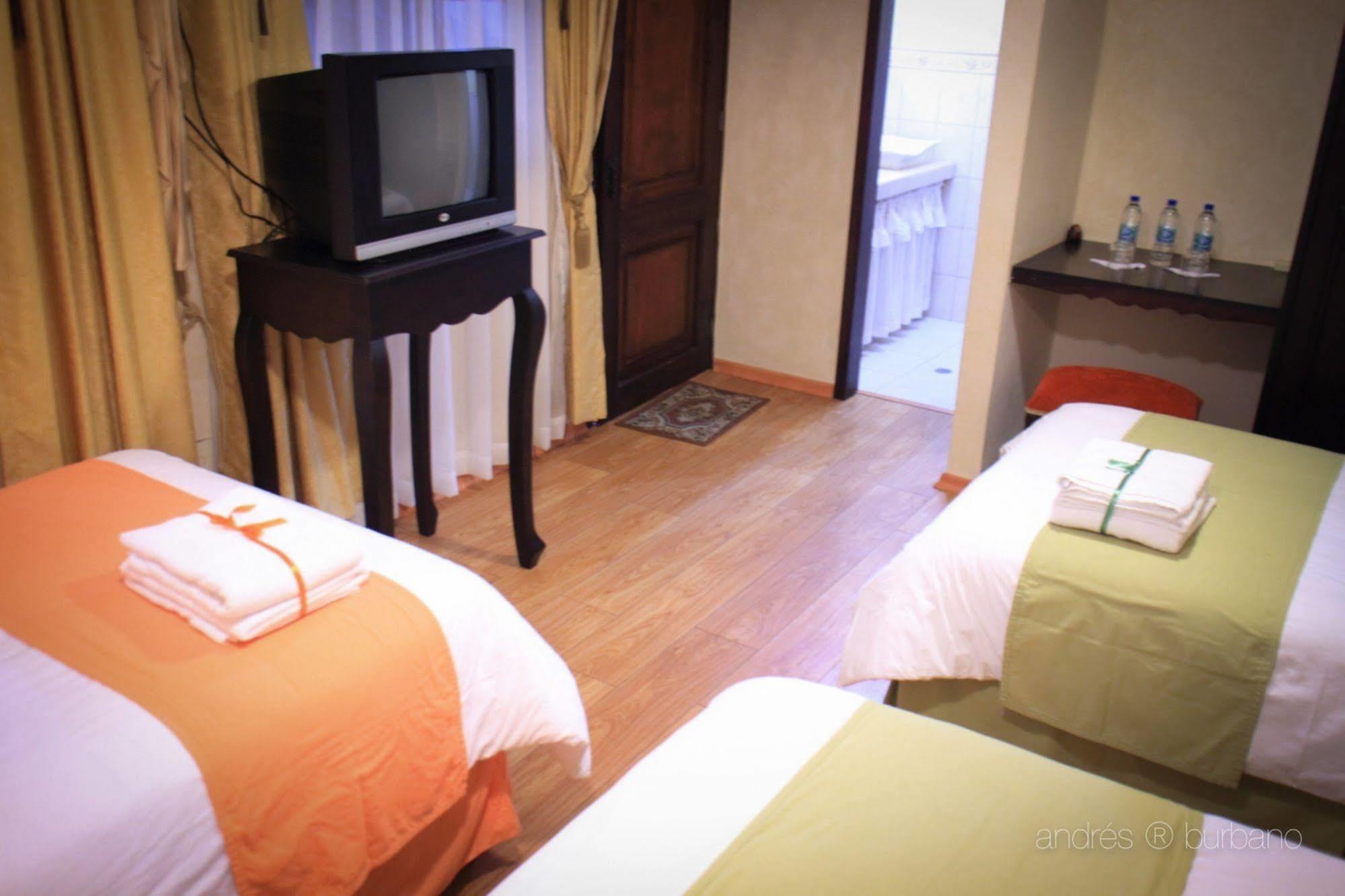 Golden Rest Latacunga Hotel Luaran gambar